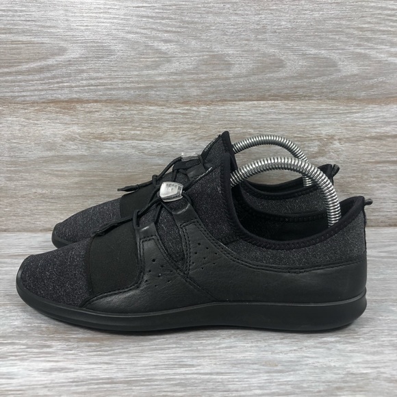 ecco sense elastic toggle